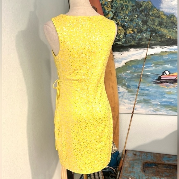 🔥H:ours,Vibrant Yelllow, Sequined Wrap Dress, Excellent Condition, Size O/Small - Picture 4 of 12